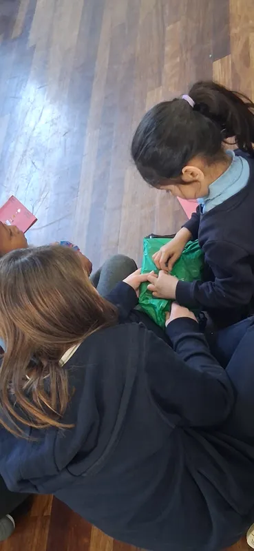 Y6 Christmas - image 17