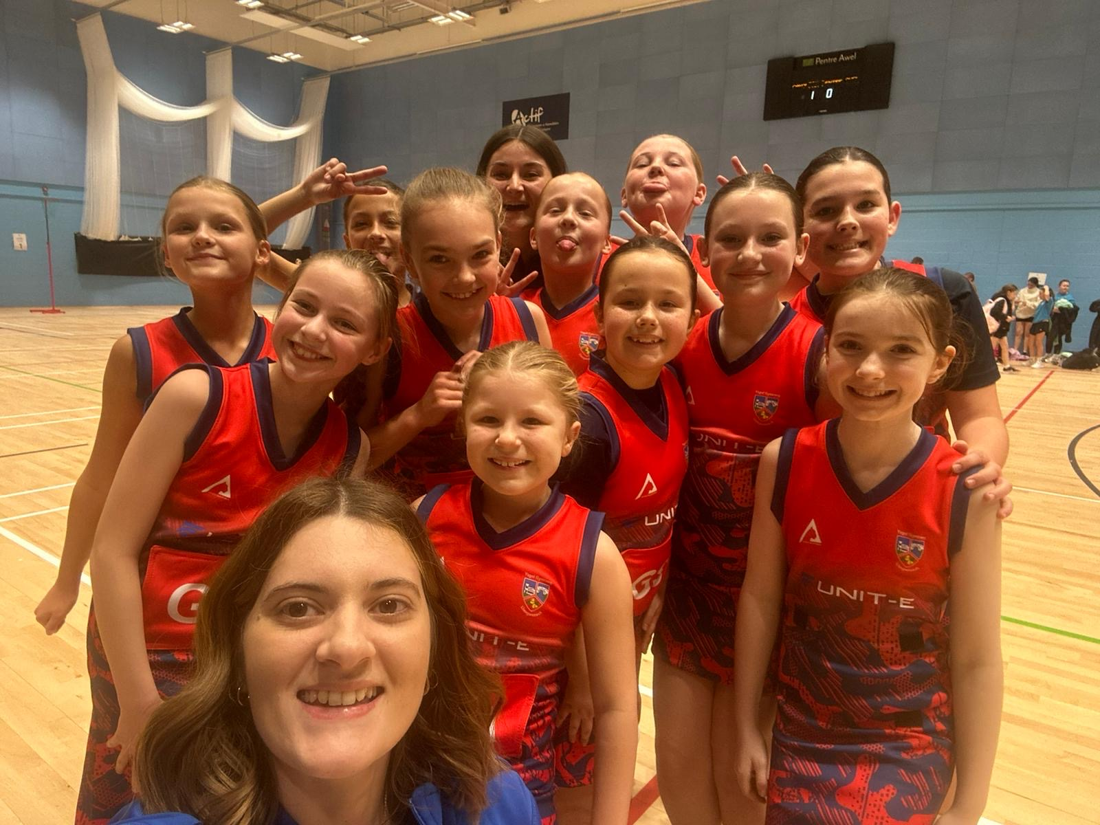 Pêl-rhwyd / Netball 