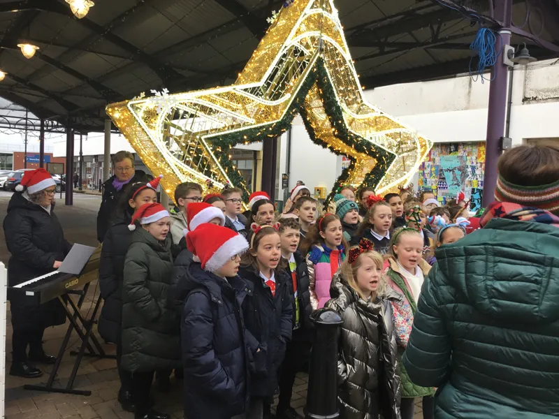 P5-7 Carol Singing - image 10
