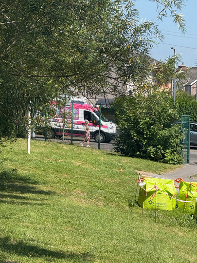 Ice Cream Van / Fan Hufen Ia. 