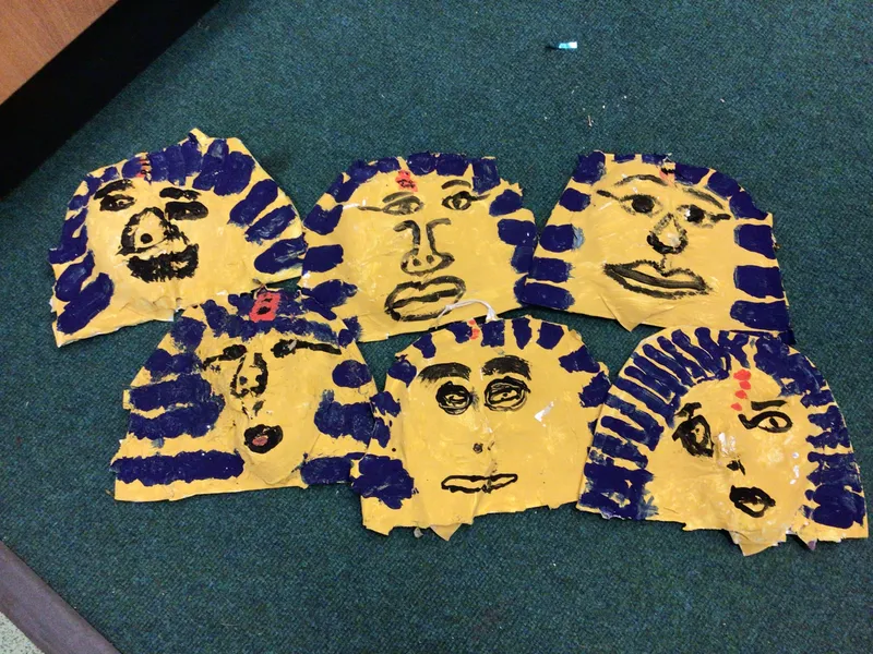 Canopic jars and Tutankhamen masks - image 3 Canopic jars and Tutankhamen masks - image 3