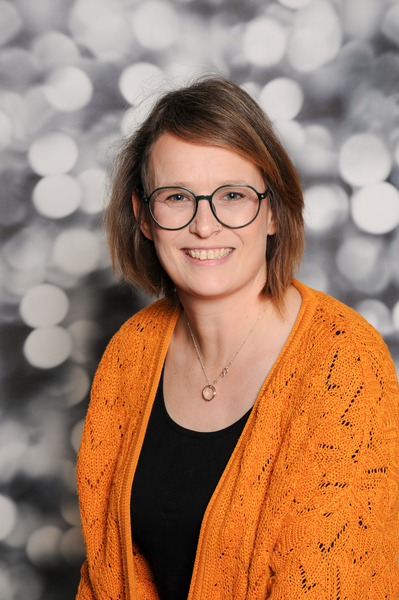 Mrs L Flewers-Andrews Governor