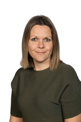 Miss Cservenka - New Delhi Class