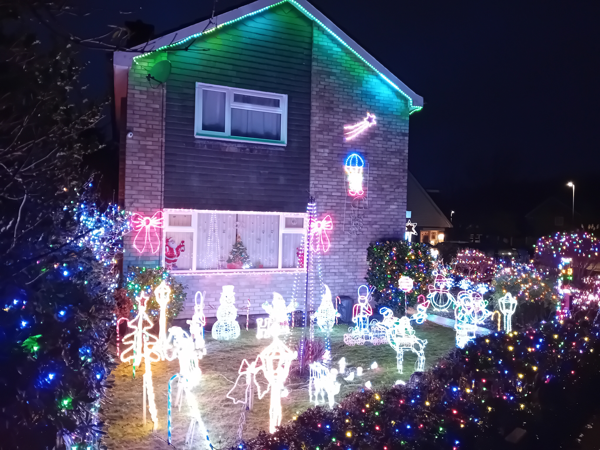 Mr Bond is lighting up Alwoodley again!