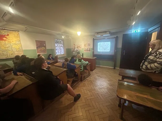 History 3 - image 21 History 3 - image 21