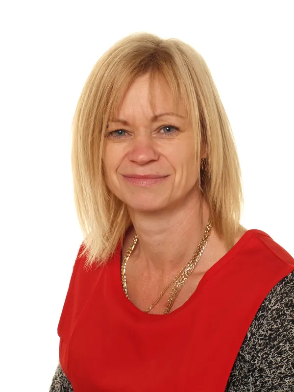 Mary Bond: School Meals Supervisor, General Assistant and Cleaner