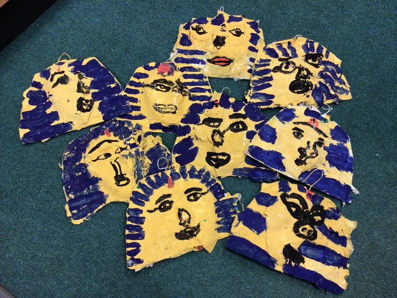 Canopic jars and Tutankhamen masks - image 4 Canopic jars and Tutankhamen masks - image 4
