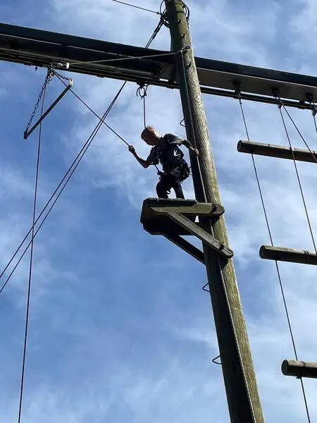 Group 5 - Trapeze - image 9