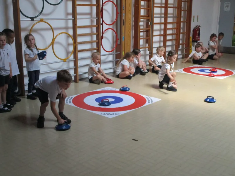 Curling - image 8