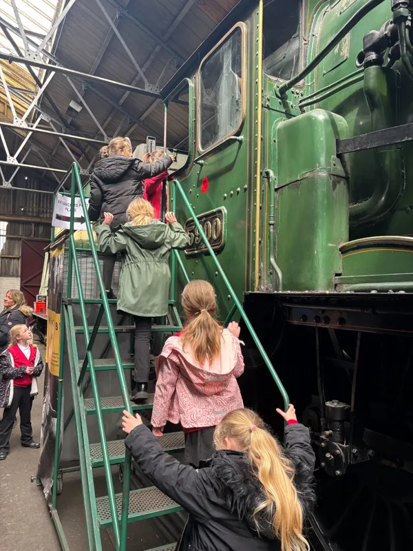 Year 3 Didcot Railway Centre - image 11