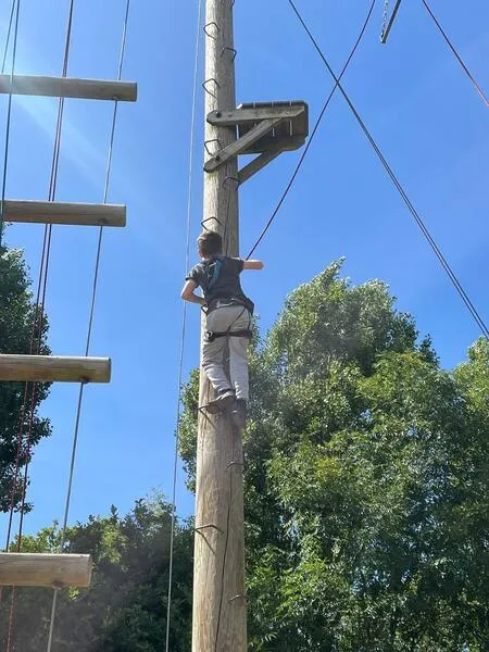 Group 5 - Trapeze - image 4
