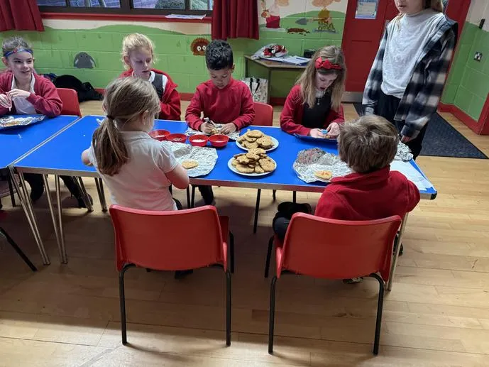 Breakfast Club had a competition to decorate the best Christmas cookie! - image 3