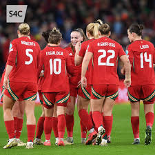 Pêl-droed / Football