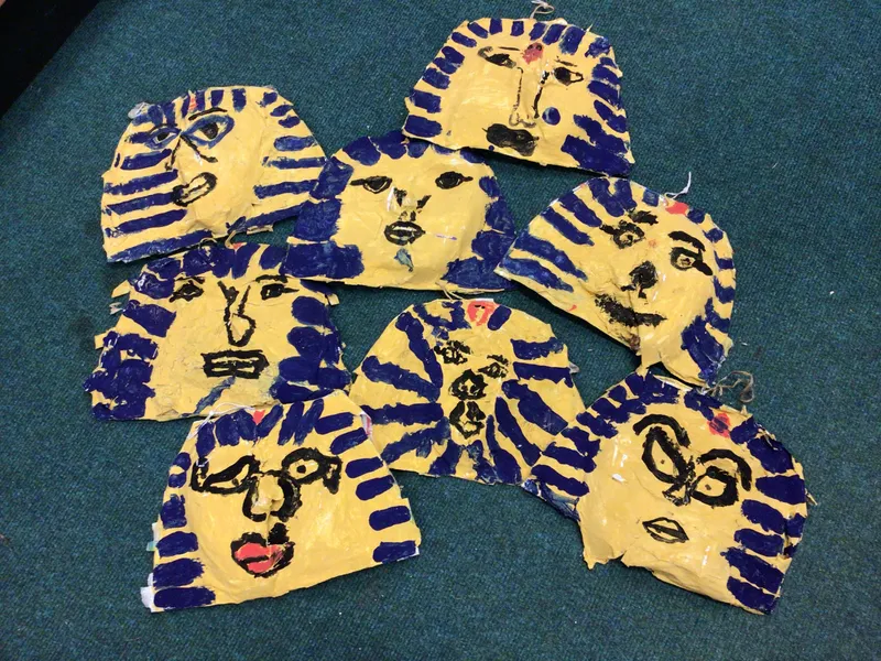 Canopic jars and Tutankhamen masks - image 2 Canopic jars and Tutankhamen masks - image 2