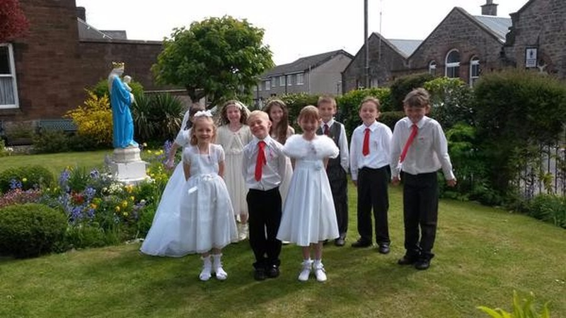 Nine children from Class Three celebrated receiving the sacrament of the Eucharist for the first time on Sunday 14th May. It was a beautiful day celebrated by the whole parish community.