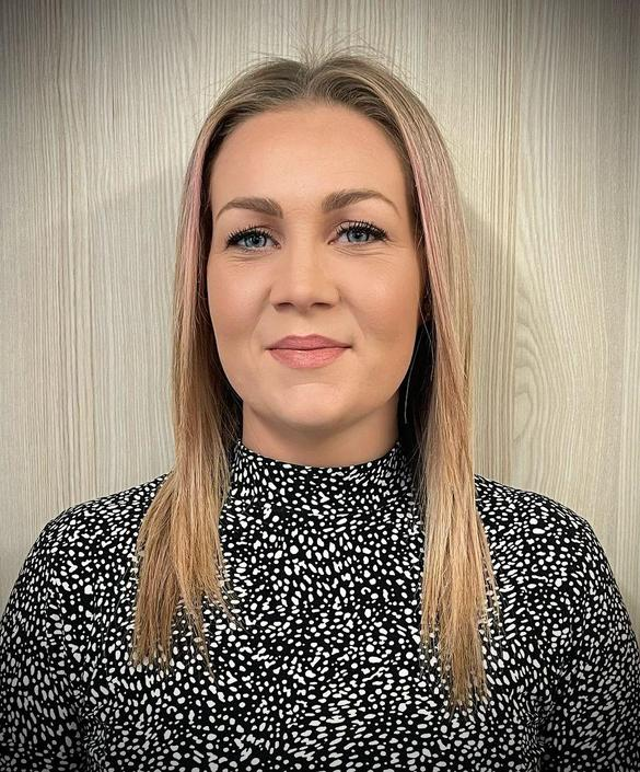 Miss E Phelps - Athrawes Blwyddyn 3 / Year 3 Teacher
