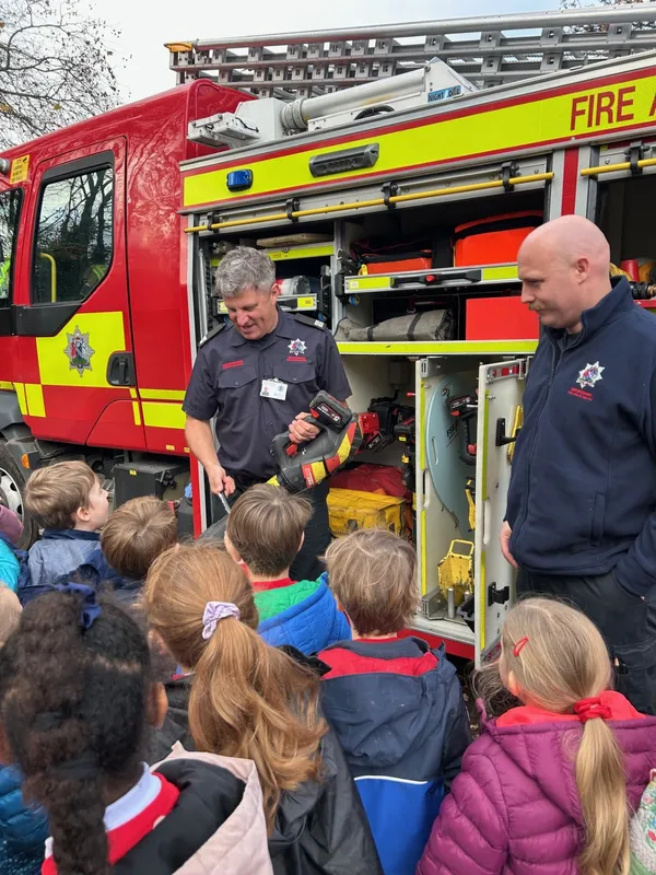 Gallery - created at 2025-11-13 18:38:59 - image 2