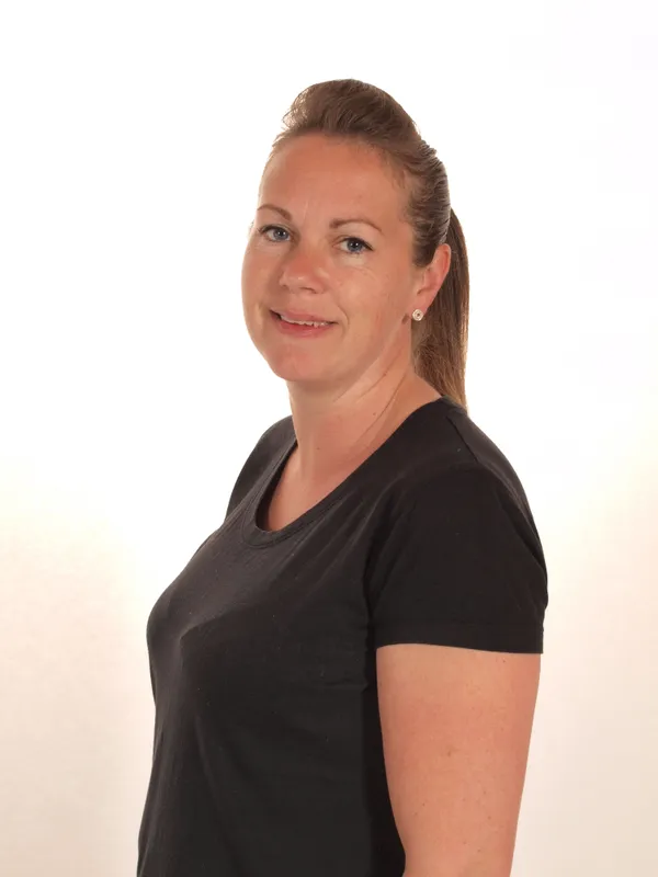 Nicola Bell: Reading Assistant/School Meals Supervisor