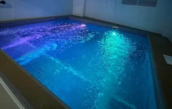 Warm Water Pool - image 6