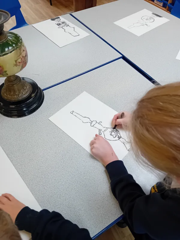 Robins looking at artefacts in History - image 8 Robins looking at artefacts in History - image 8