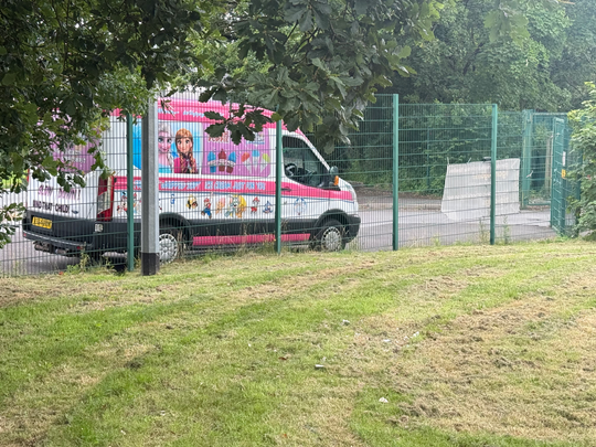 Fan hufen iâ / Ice cream Van