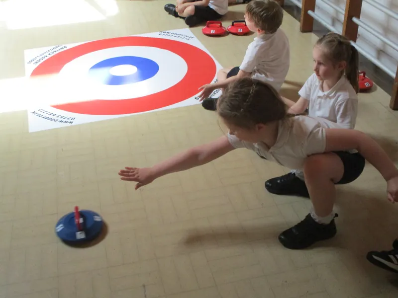 Curling - image 3