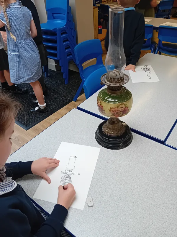 Robins looking at artefacts in History - image 3 Robins looking at artefacts in History - image 3