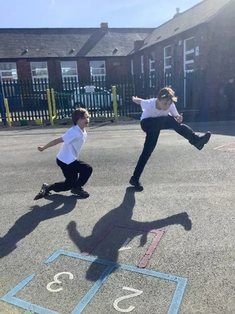 ER PE Rugby - image 3 ER PE Rugby - image 3