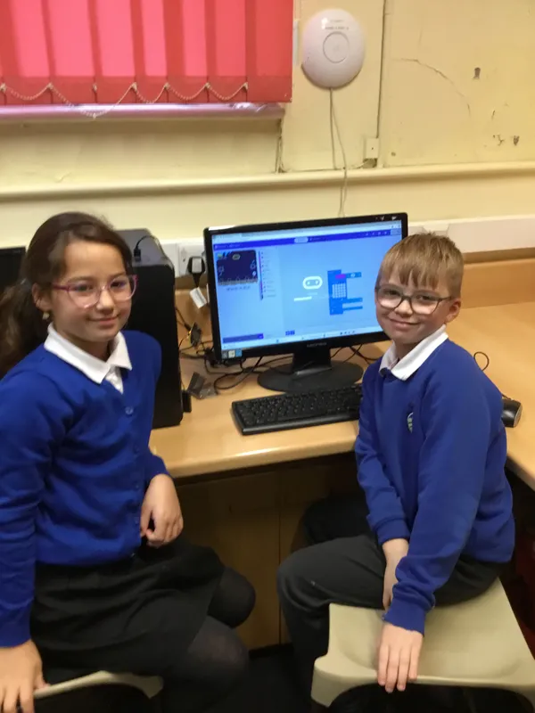 2025 Class 3 BBC micro:bits - nightlights - image 7 2025 Class 3 BBC micro:bits - nightlights - image 7