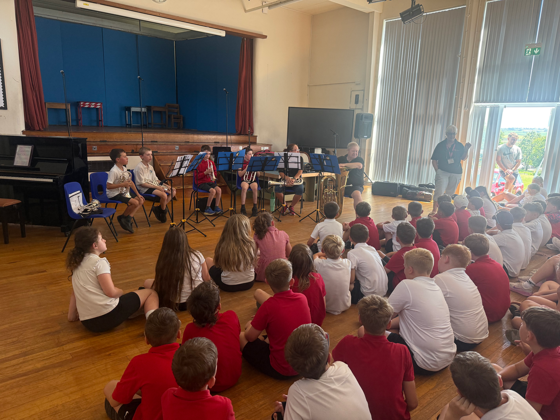 Ymweliad Brass@Bont gyda rhai o ddisgyblion yr ysgol yn cefnogi . Visit by Brass@Bont with some of our pupils supporting. 