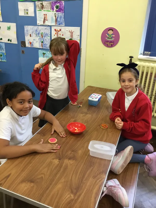 Baking Club - Decorating Biscuits - image 4 Baking Club - Decorating Biscuits - image 4