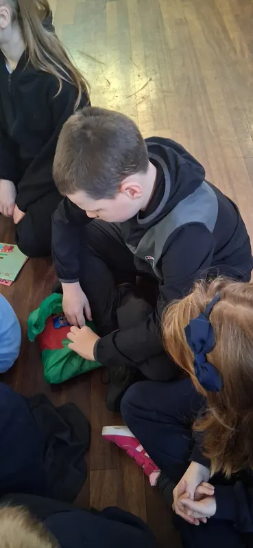 Y6 Christmas - image 11