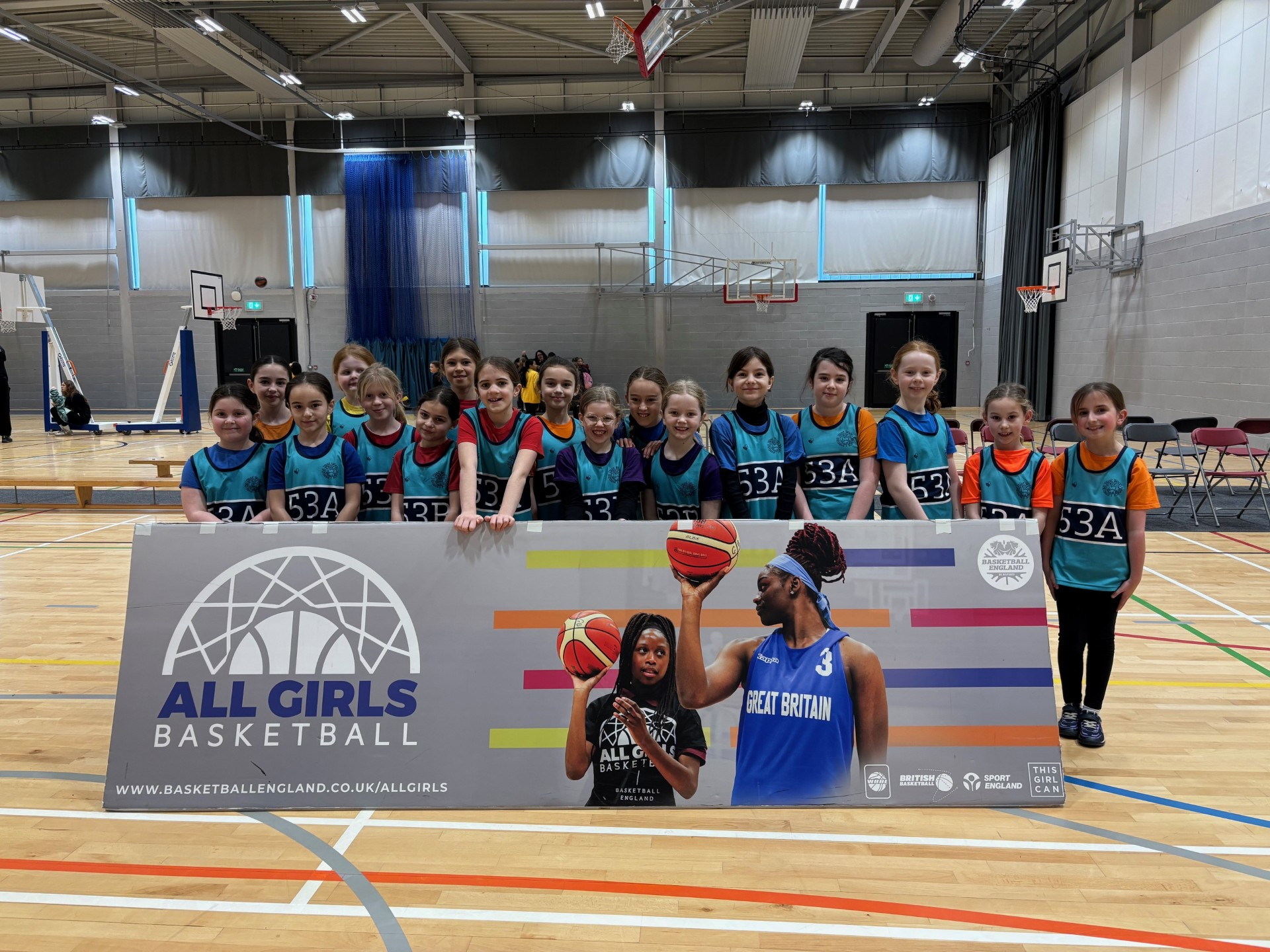Girls' basketball with Oaklands Wolves