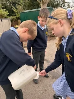Swallows measuring and comparing capacity and volume in Maths - image 6 Swallows measuring and comparing capacity and volume in Maths - image 6