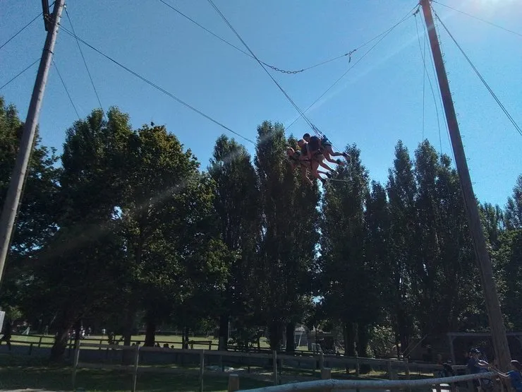 Group 3 - Giant Swing - image 4