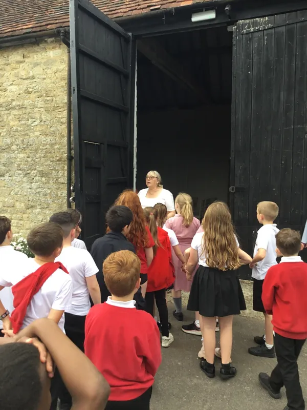 Year 3 - MK Discovery Centre - image 20