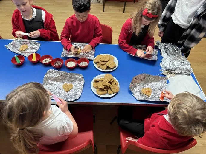 Breakfast Club had a competition to decorate the best Christmas cookie! - image 5