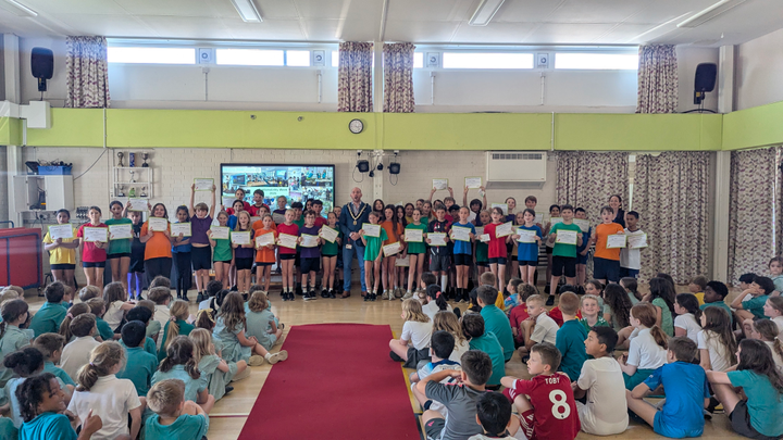 Mayor visits Prae Wood