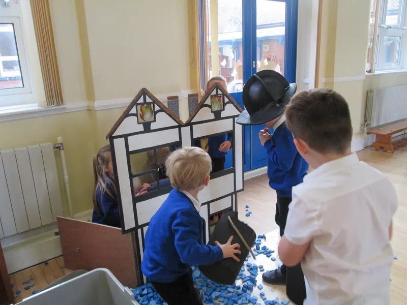 Y2 Great Fire of London Workshop - image 35