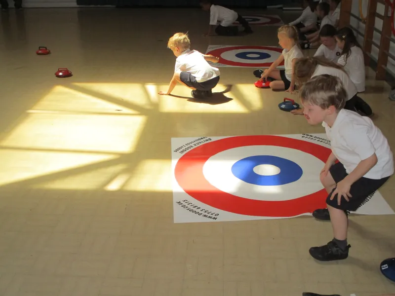 Curling - image 4