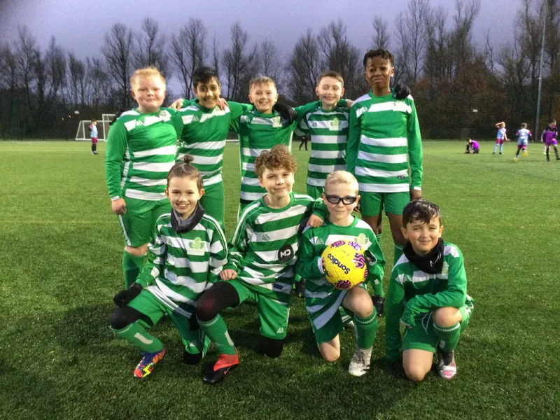 Boys football team - image 1