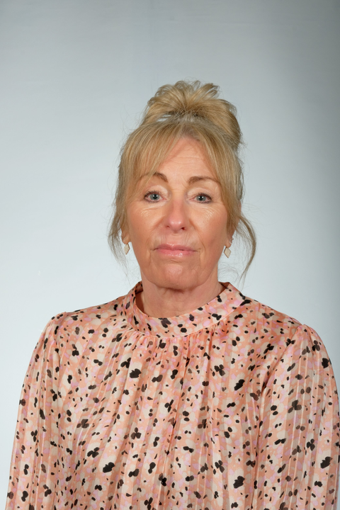 Mrs M Brizell