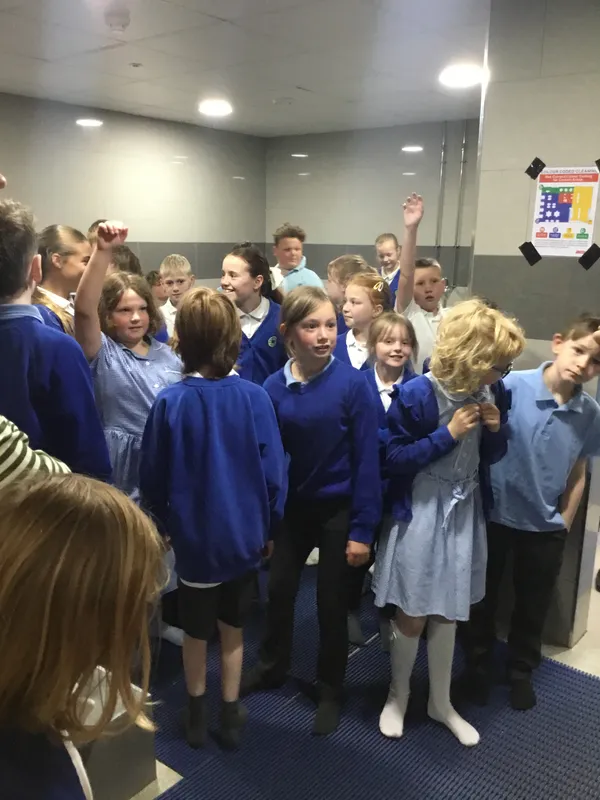Key stage 2 Mosque visit - image 13