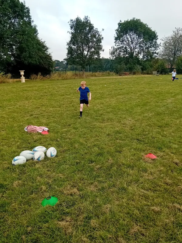 Robins developing their rugby skills - image 2 Robins developing their rugby skills - image 2