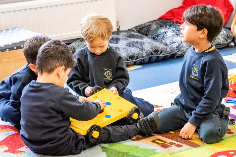 Stay + play - image 21