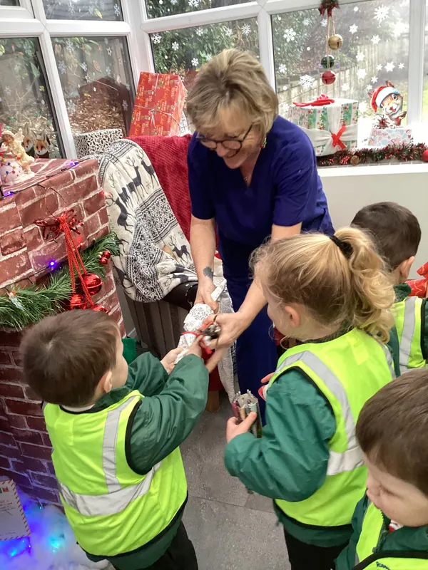 Visit to grove care home 25 - image 6 Visit to grove care home 25 - image 6