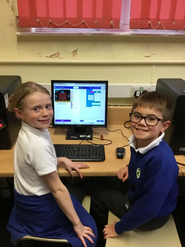 2025 Class 3 BBC micro:bits - nightlights - image 6 2025 Class 3 BBC micro:bits - nightlights - image 6