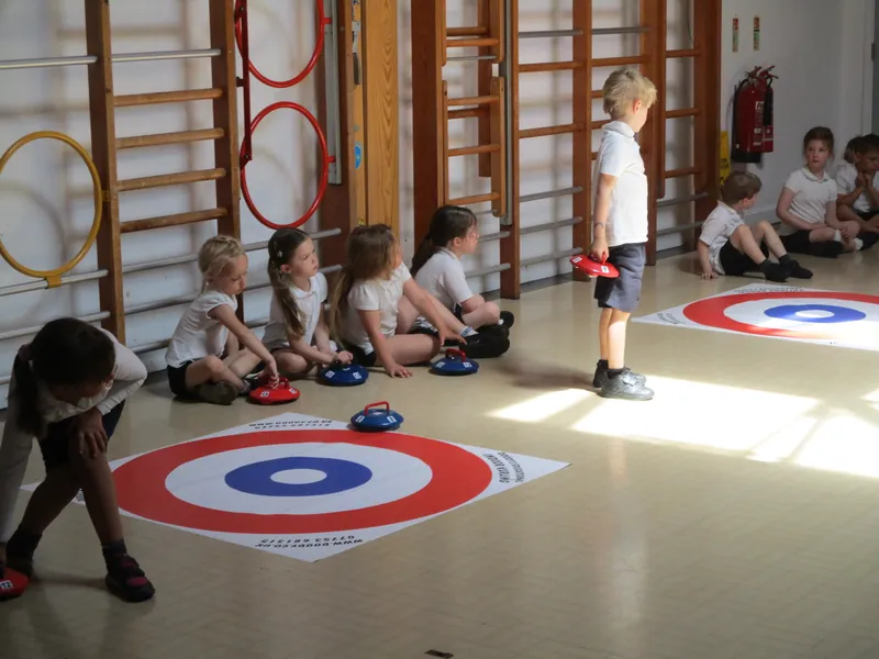 Curling - image 17