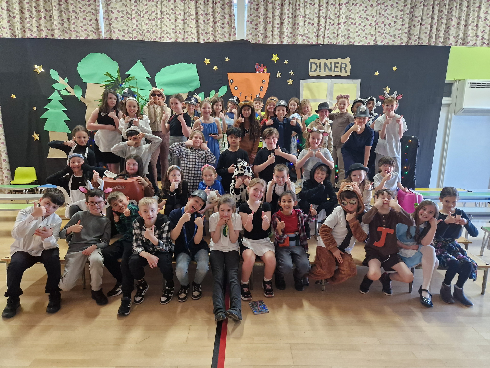 Acacia and Blackthorn tread the boards