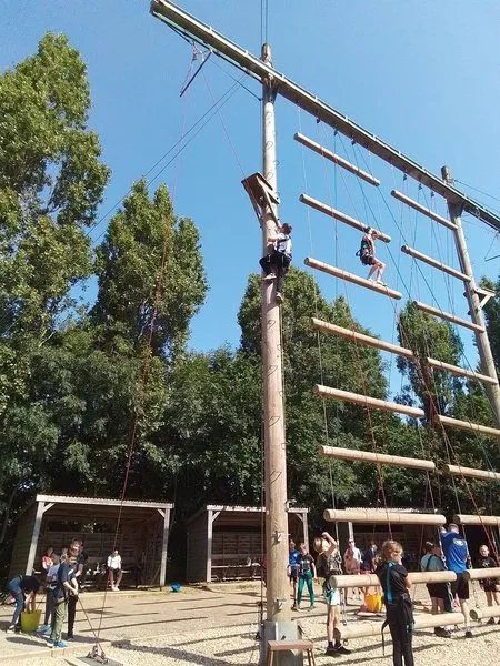 Group 1 - Trapeze - image 21